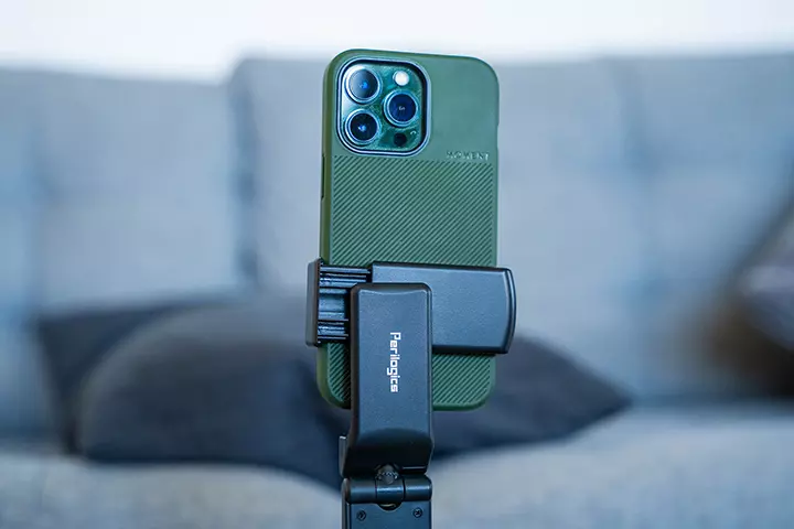 airplane phone holder