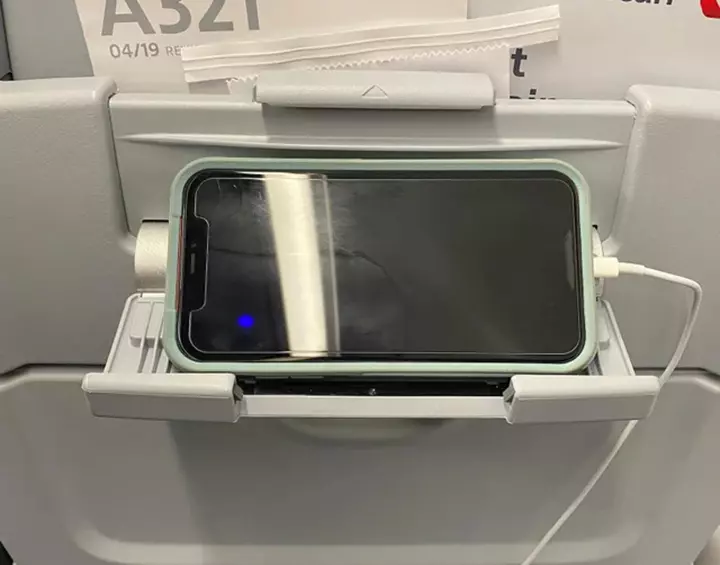 airplane phone holder
