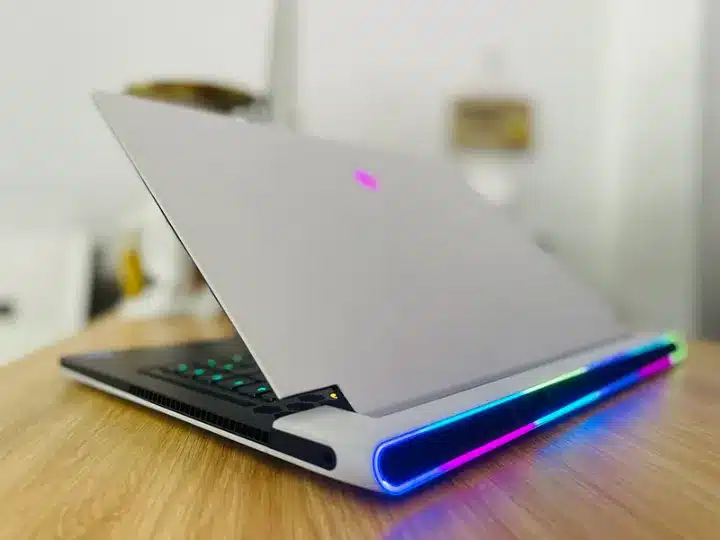 alienware x15 vs m15
